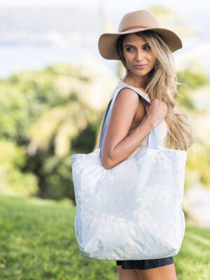 Puakenikeni Curvilinear Lei ALL TIME TOTE