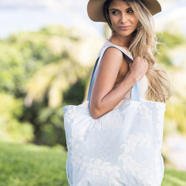 Puakenikeni Curvilinear Lei ALL TIME TOTE