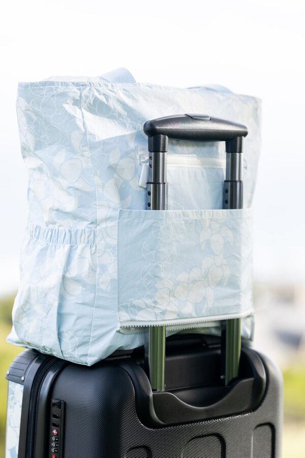 Puakenikeni Curvilinear Lei ALL TIME TOTE